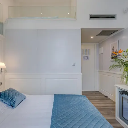 בית הארחה Roko Luxury 4*